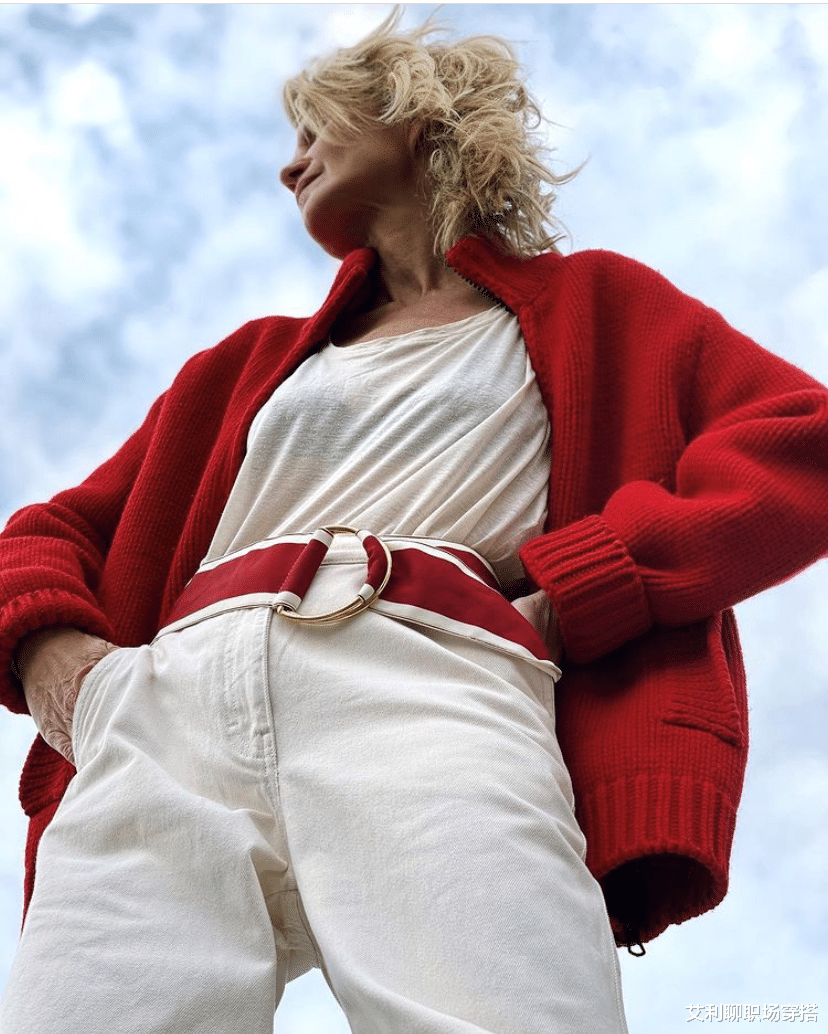 穿衣搭配|50岁女性教会我们的美丽法则，是自信与智慧兼具的风范，让魅力持续