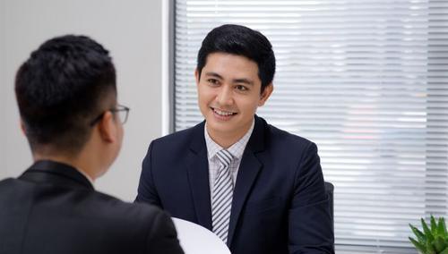 招聘|“抱歉，我只招985毕业的服务生”，学生：有什么权利“歧视”我