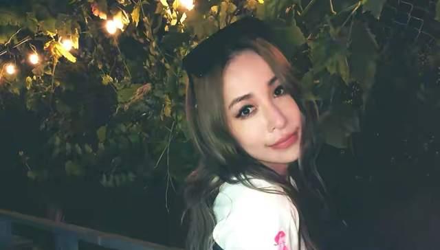 时尚百搭说|萧亚轩宣布分手，男友今年刚好25，去年就透露吵架常动分手念头