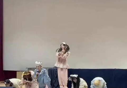 王怡人|王怡人拒下跪，被骂“滚回国去”！见怪不怪，她不是第一次被抵制