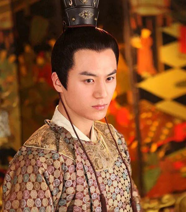 林心如|突然好怀念林心如，她的剧虽然很玛丽苏，但至少她的颜值审美在线