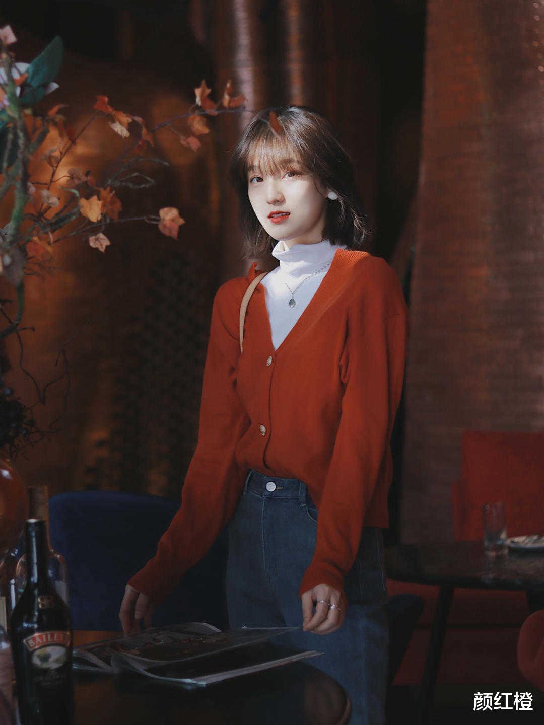 颜红橙|T恤怎么穿才显气质？快看看这三个小技巧，让你美得高级又洋气