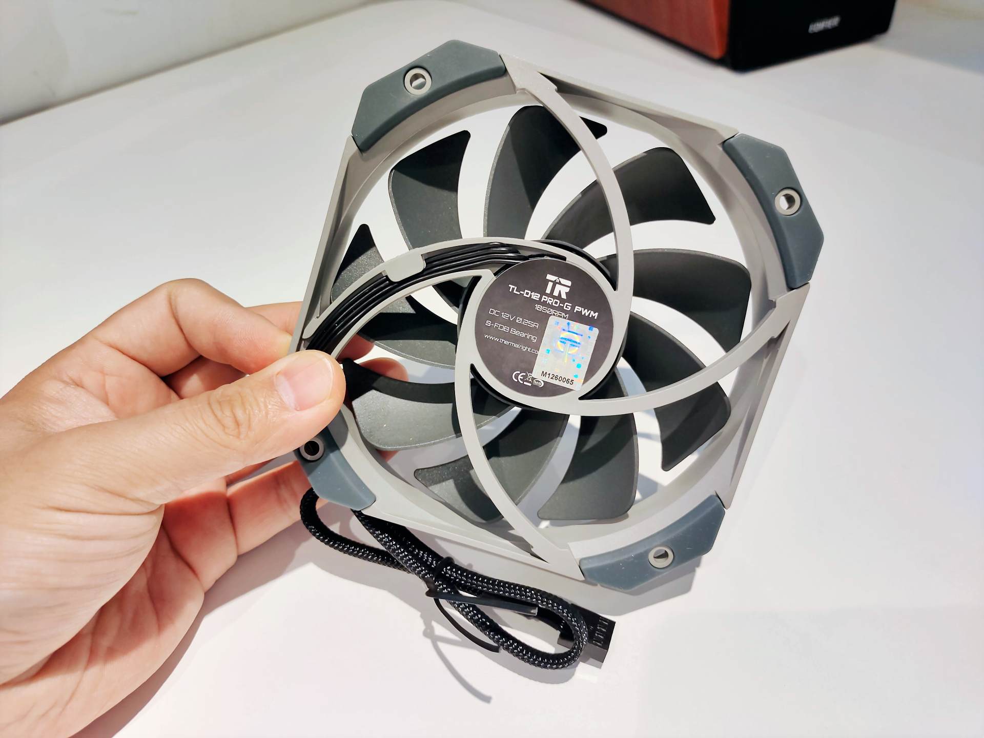 眼睛君|等不来显卡，银欣小高个MATX机箱+AMD 5600G装机