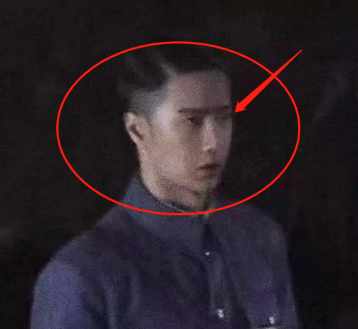 王一博|王一博献礼剧发型引争议，抛偶像包袱，发际线说明他的身体状况