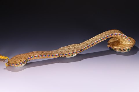 |和田玉鎏金花丝如意摆件