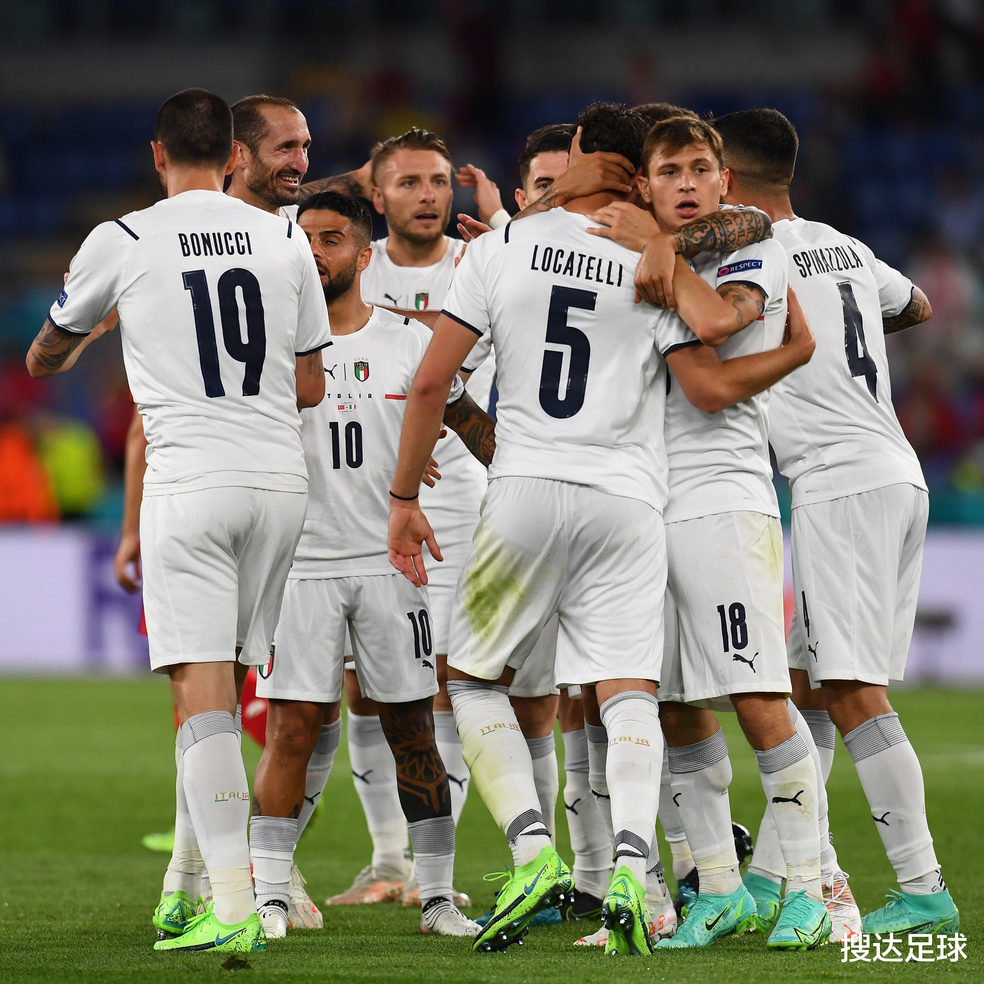 欧洲杯|1-0，欧洲杯首球戏剧性诞生！尤文新星头球自摆乌龙，创63年奇景