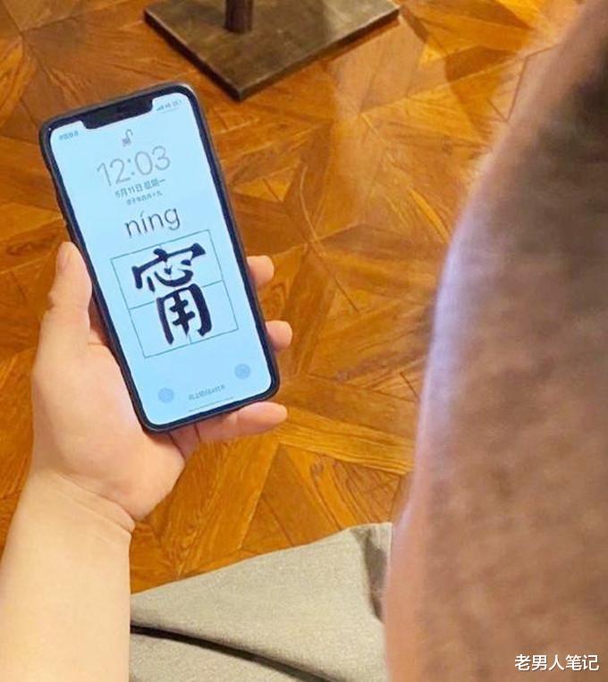 张钧甯|难怪张钧甯身材如此优越，看她穿礼服做拉伸轻松自如，你就懂了