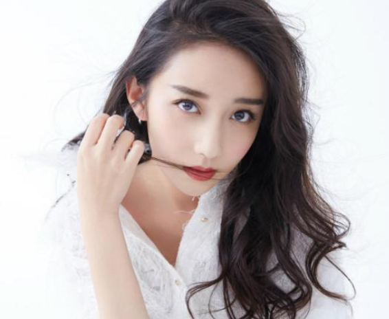 非诚勿扰|她本是《非诚勿扰》观众，因太美被导演一眼相中，今成当红小花旦