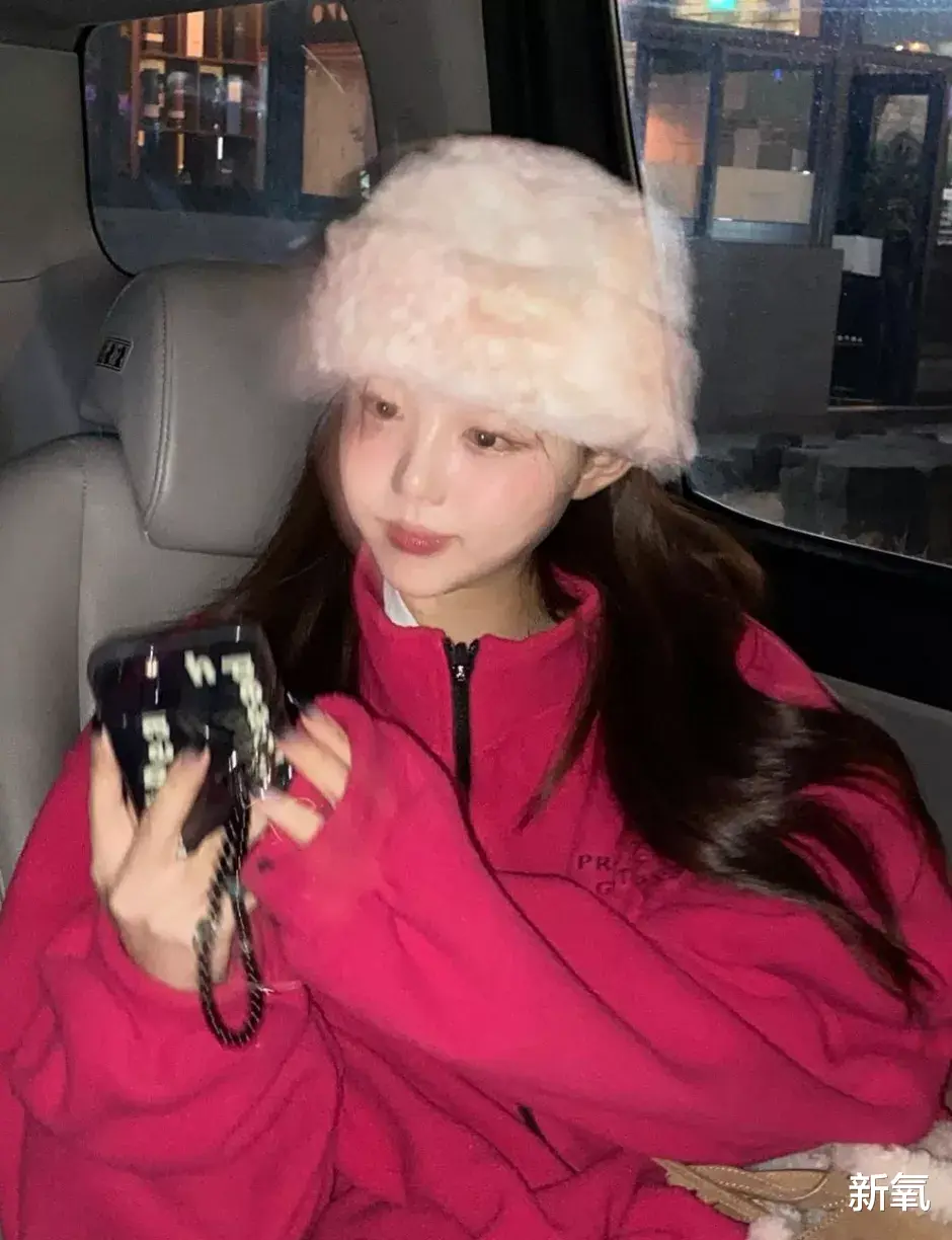 童颜|ins童颜美少女复出就要挨骂，网友又忍不住模仿她，冤枉么？