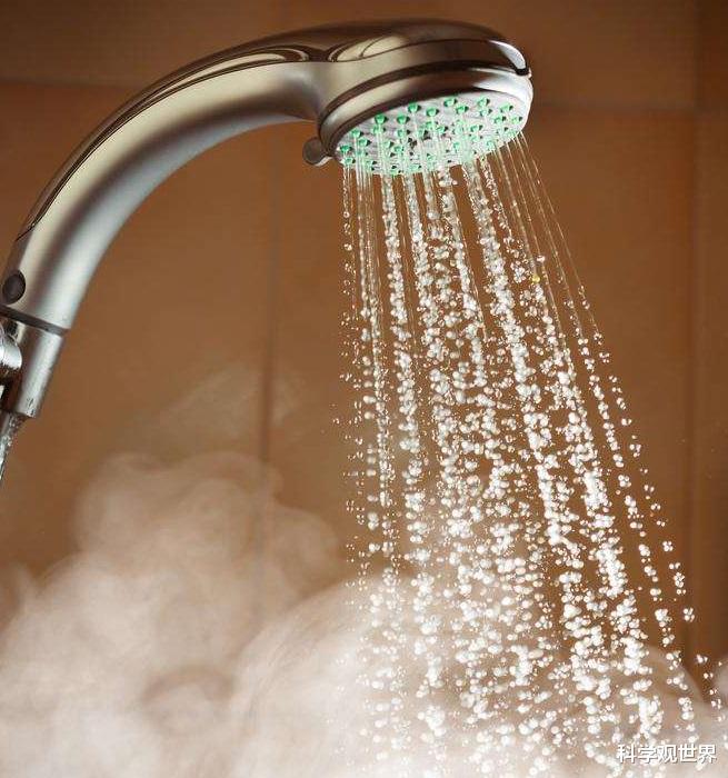 空气能热水器|空气能热水器和电热水器哪个更省电？对比一下，优劣一目了然