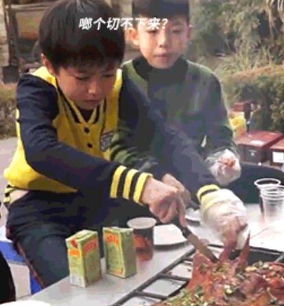 |偶遇王俊凯和好友聚餐，生图颜值依旧精致，即便戴上口罩也帅