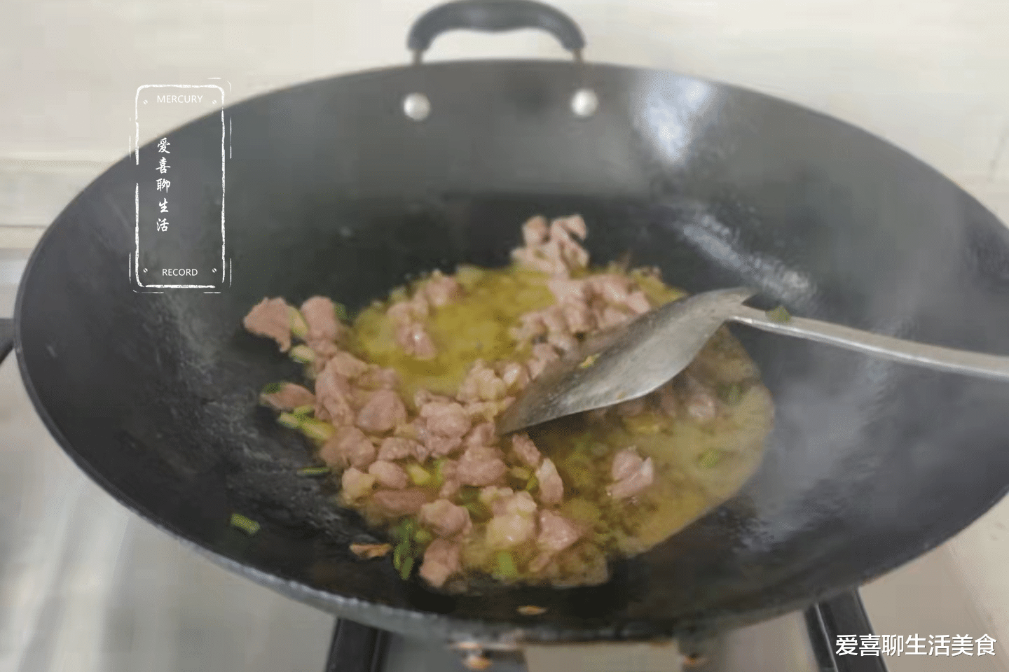 它是“瓜中之王”,维生素含量极高,护眼还养颜,炒着吃又脆又香!