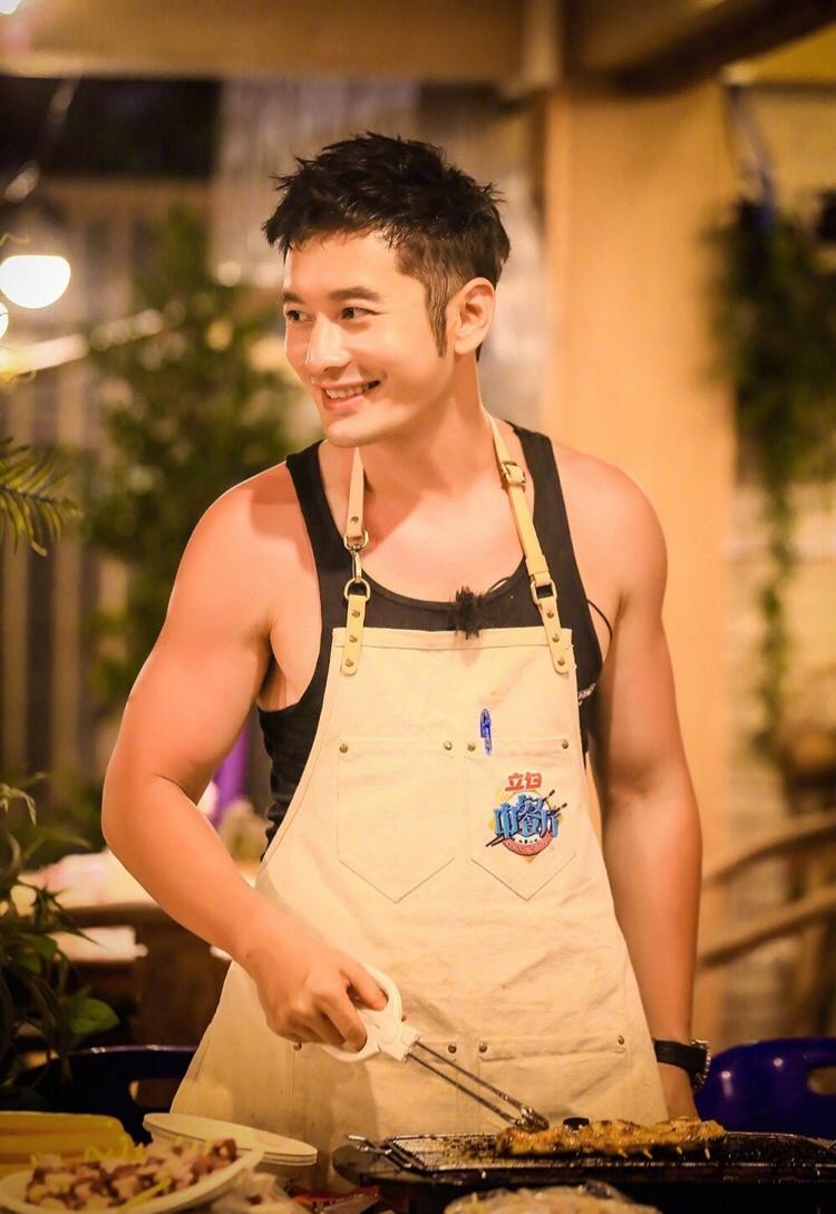 黄晓明 男明星自制力有多强?黄晓明吸氧也不忘吃烧烤,身材暴瘦惹人心疼