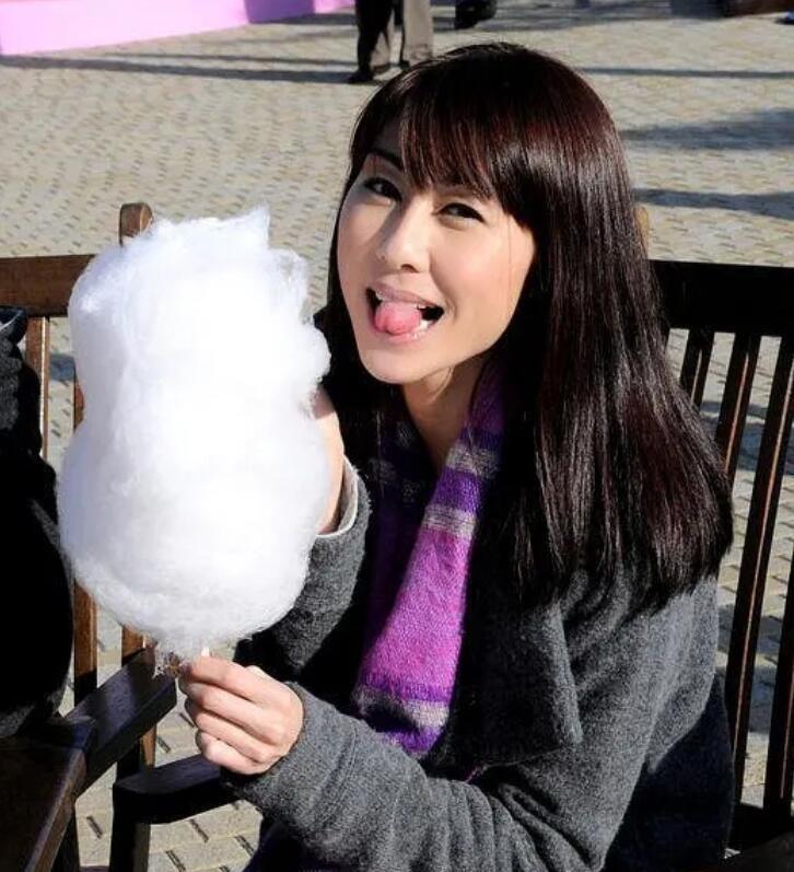 范上官|40岁的胡定欣,走到今天该怪谁呢?成于干爹败于自己