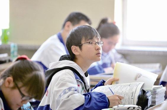 糯妈育儿经|“三有”家庭照常补课,丝毫不受双减影响,致使北京教委率先表态