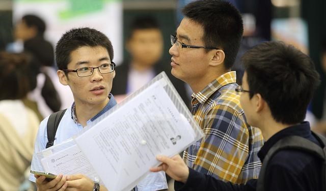 家中大小宝|“高质量男友”职业排名出炉，公务员名次较低，老师榜上无名