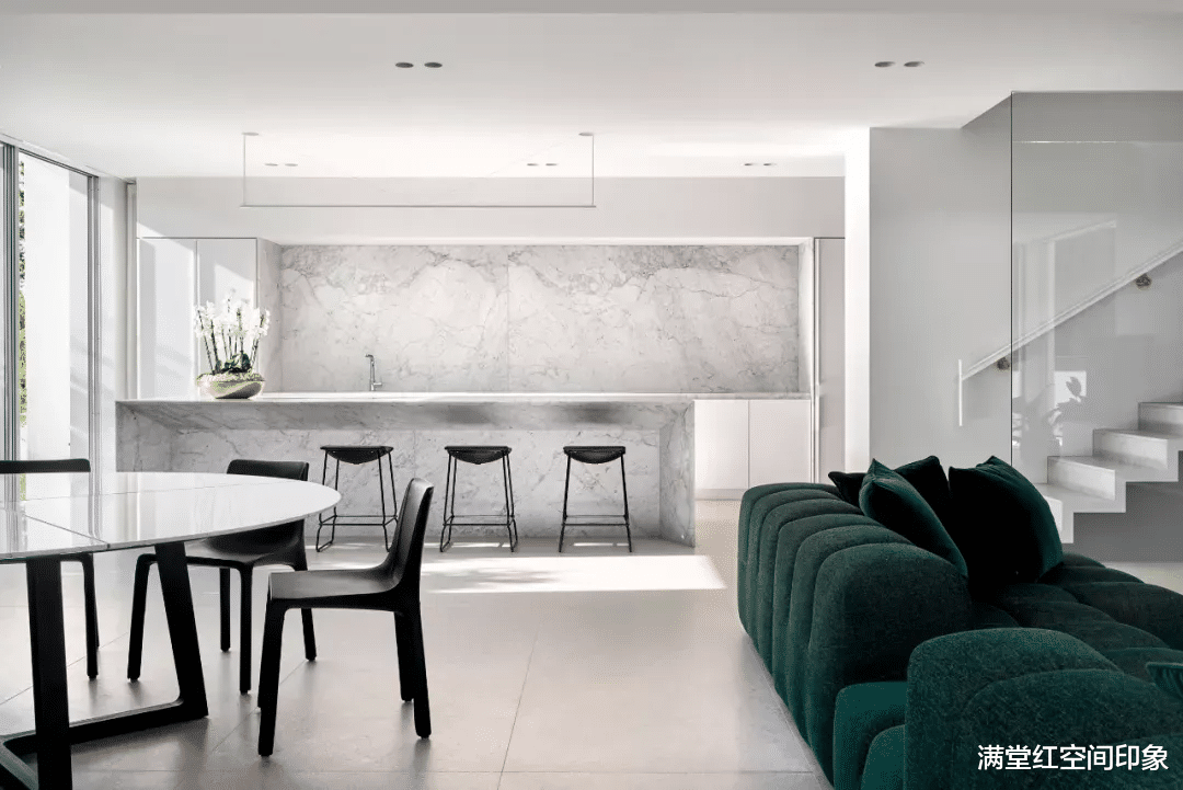 精致细节陈设，展现简洁别墅的美