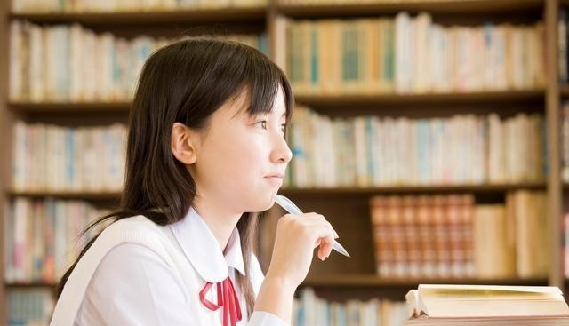 爱红烧肉|我是中等生，放暑假了，我想利用这段时间赶超我的同桌，怎么做？