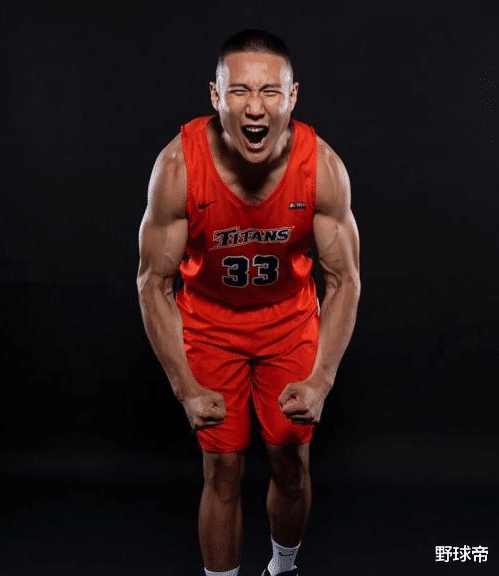 王翊雄|CBA状元热门！体重108公斤，目标易建联！天赋爆表，他什么来头？