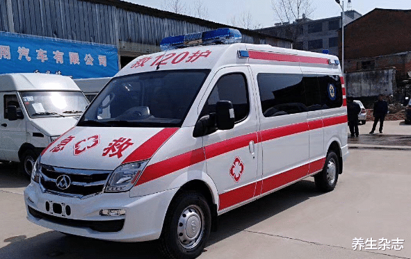 养生杂志 喝一次等于吃一碗红烧肉，很多人天天喝，医生：不想肝受损，趁早少喝点
