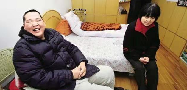 無名可取 1998年特大洪水,抢救昏倒5进5出的“抗洪铁人”,如今境况怎样?