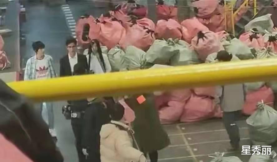 一人之下|《一人之下》路透，我们都期待的宝儿姐露面了！还挺还原黑长直的