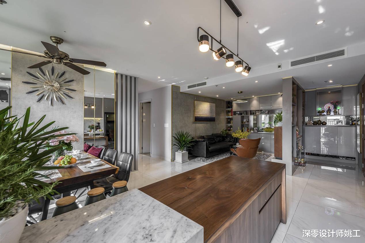 舒适的4口之家，用电视柜来隔断看着整洁清爽，太让人心动了