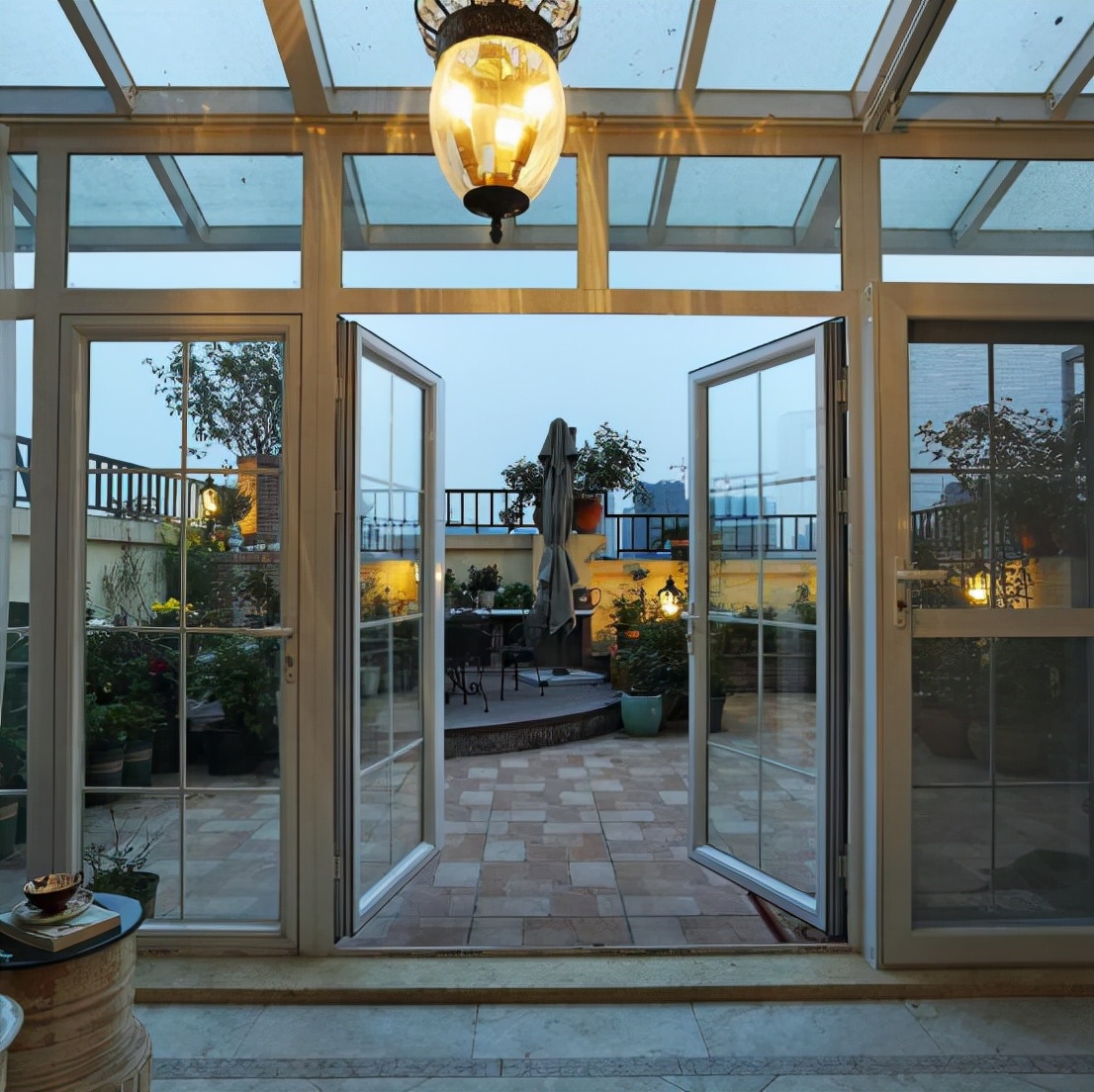 一楼+地下室+花园和顶层+露台,该买哪套?钱都带了,在线等,急