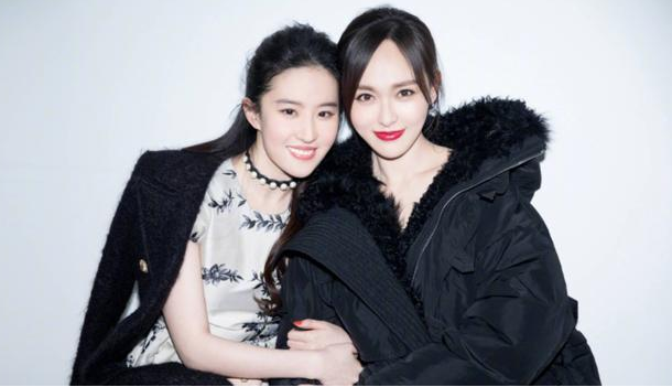 吴京|都说合照要远离吴京，原以为是开玩笑，看到照片后终于明白了！