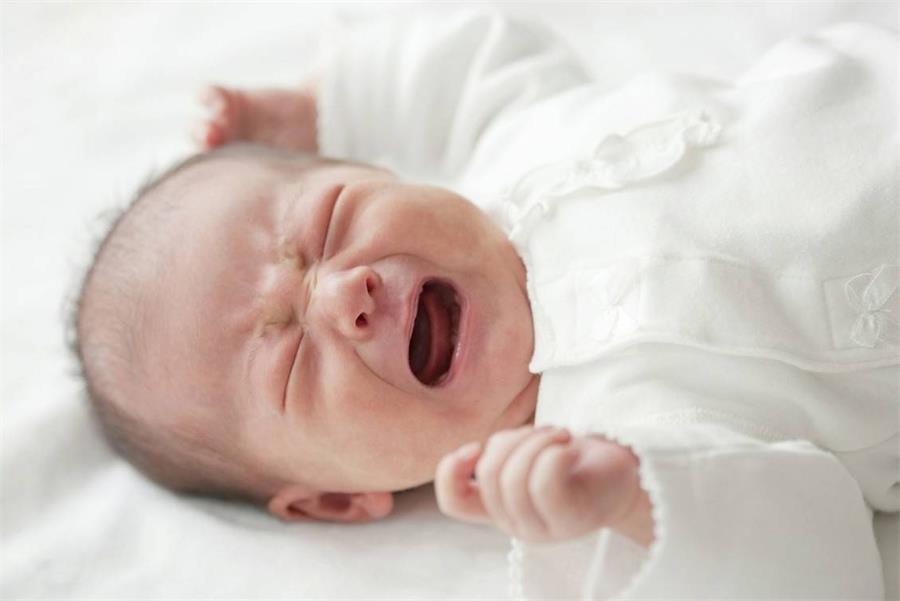 雷九趣说|宝宝喜欢哭闹，妈妈耐下心来，查找原因才能轻松应对