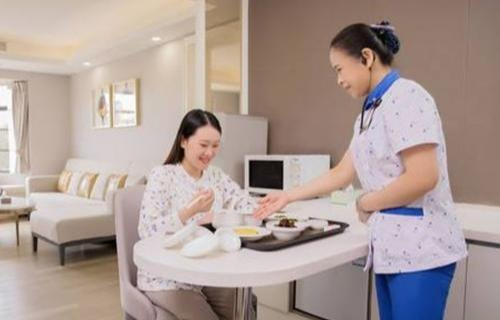 一身狼狈|坐月子期间不适宜吃哪些水果？