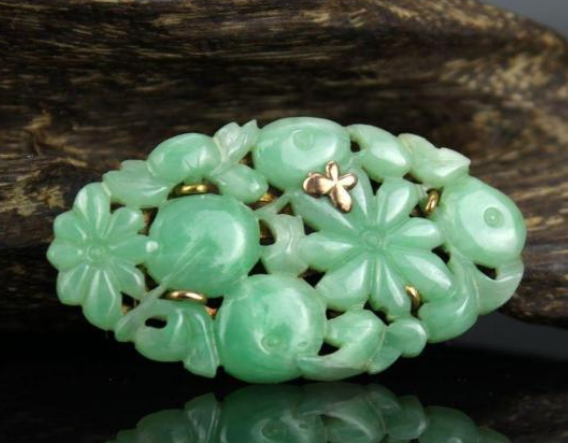 钱币|夏天佩戴翡翠的益处可不比冬天少，有些益处还是夏天独有！