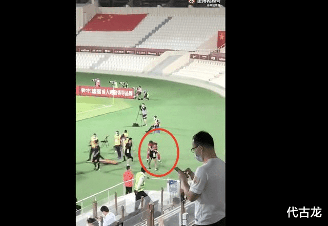 李铁|明天没有错,错的是李铁!他为国足拼到伤退,却被球迷骂滚蛋