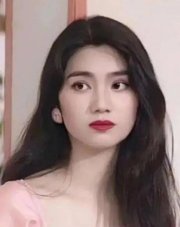 洪欣|高调离婚！老公偷吃女经纪人，圈内都传遍了…