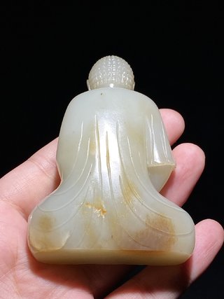 和田玉籽料|清乾隆 和田玉籽料 阿弥陀佛像 摆件