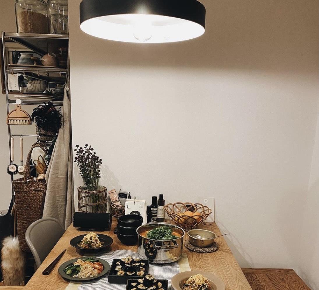 日本夫妇的独处时光,圈粉无数!家居布置得复古文艺,超有格调!