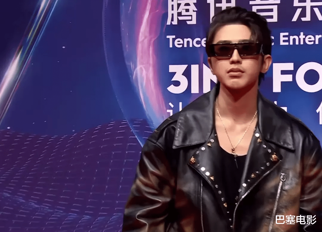 杨紫|又一场红毯，明星比赛丐帮时尚，蔡徐坤颓、周杰伦胖，他又土又丑