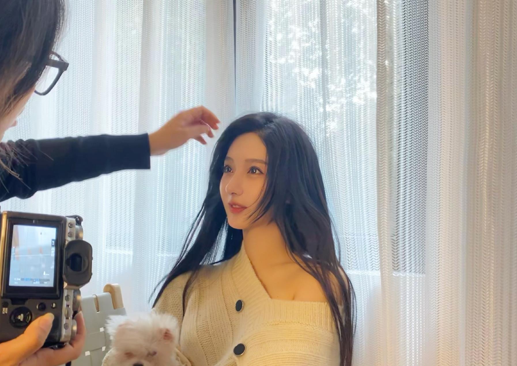 都美竹|都美竹晒美照，却被指是在利用热度，她怒怼：我不能过正常生活？