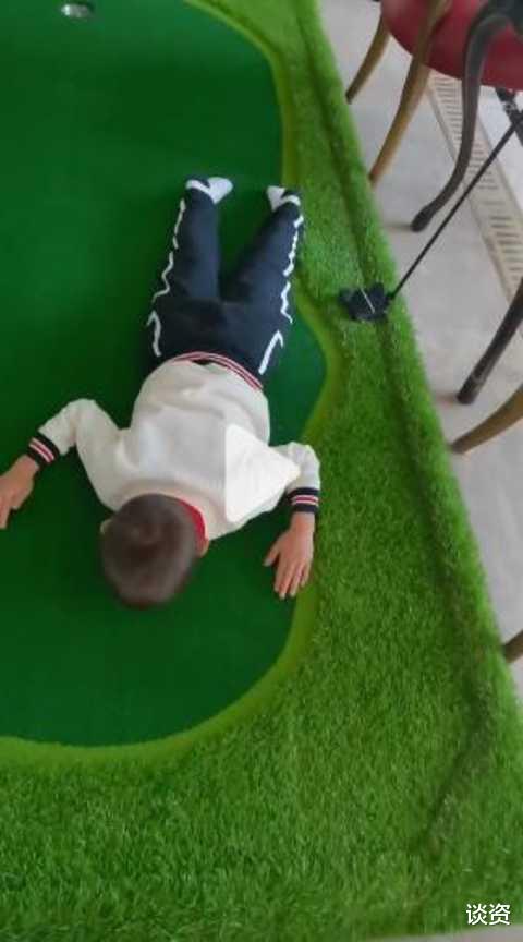 二胎|林丹与儿子做平板支撑，5岁儿子运动天赋太优秀，被喊话生二胎三胎