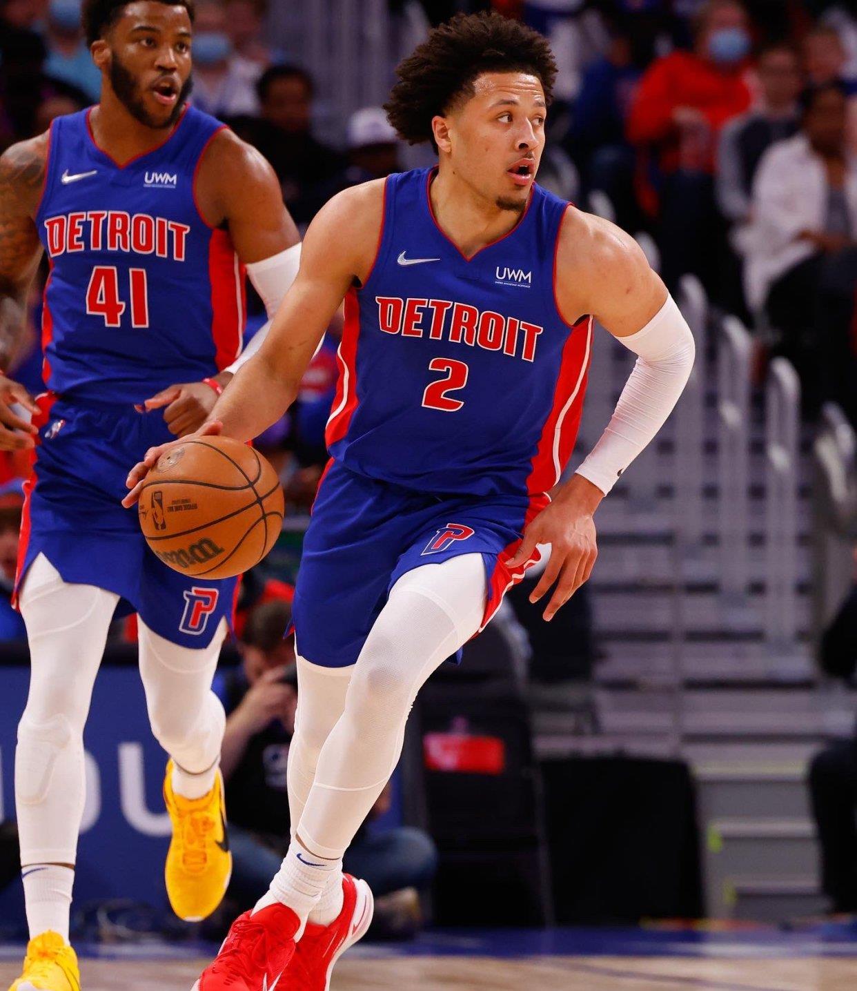 明乐说育儿|8中1三分5中0!状元首秀刷两纪录难掩尴尬:下场低头沮丧一幕扎心