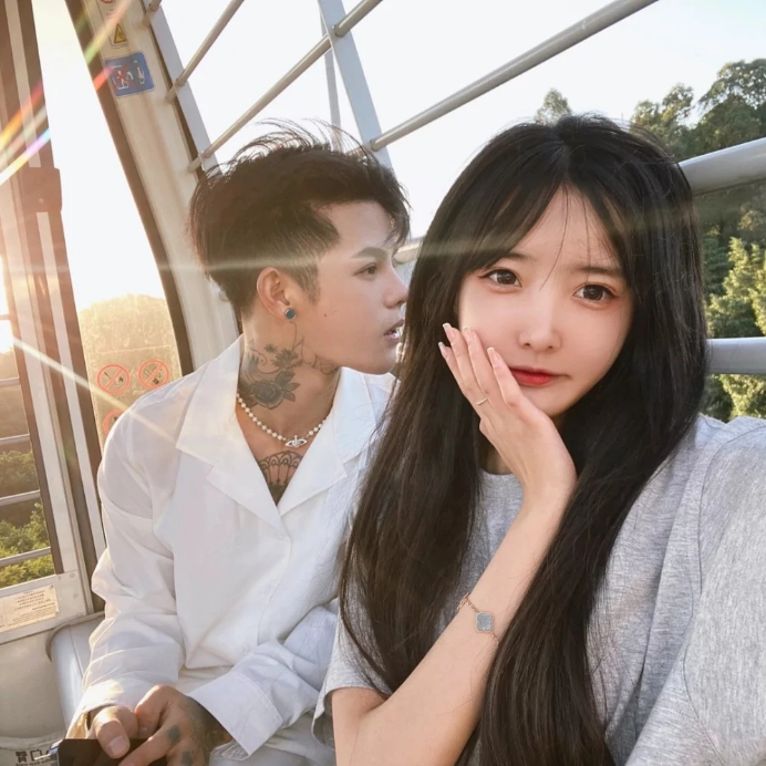 迪丽热巴|殷世航自曝整容，看清未整前的照片后：幸亏整的早