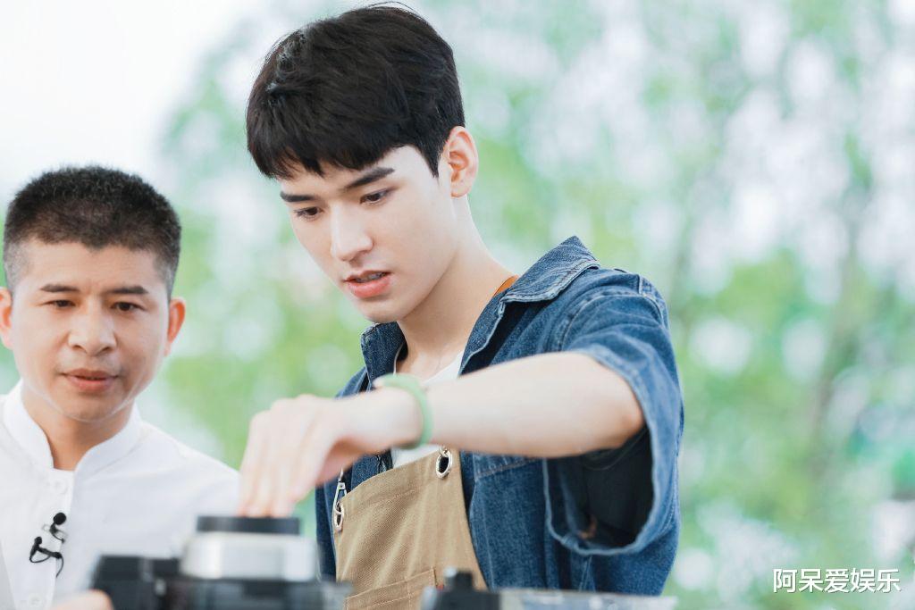 刘诗诗|《中餐厅5》首期问题多，三大流量不会来事，黄晓明龚俊太累了