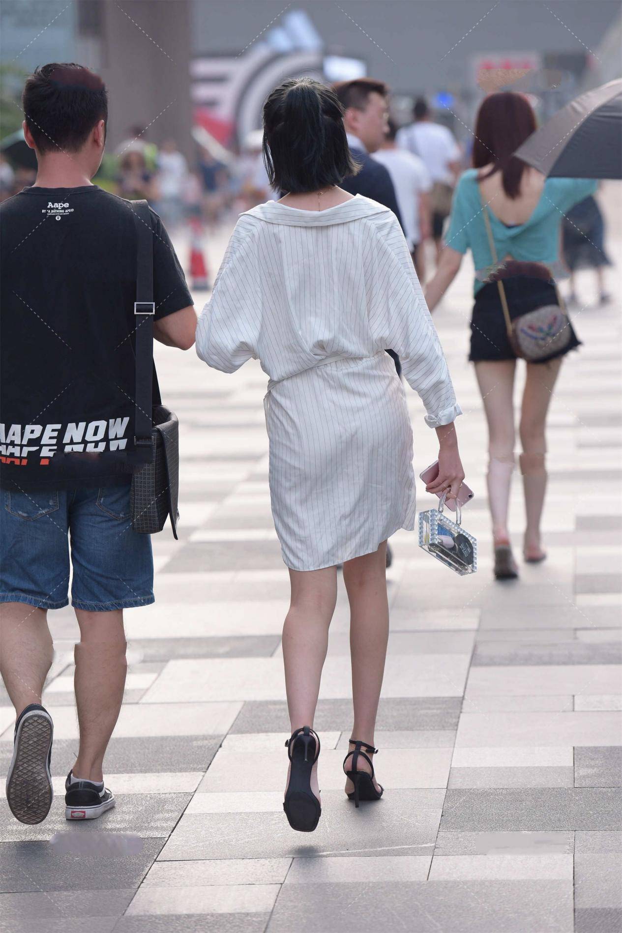 衬衫|简单大气的衬衫裙，条纹装饰更显瘦，分享一些配饰的搭配