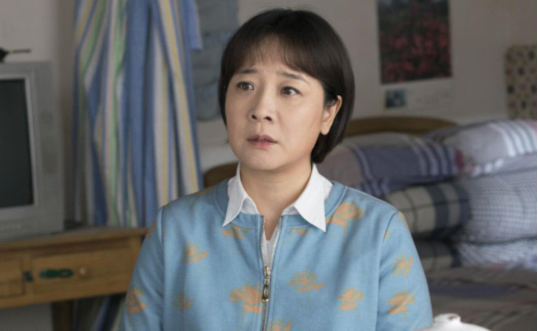 小燕子|52岁老戏骨晚节不保？被曝约会小鲜肉，跟老公各玩各的！