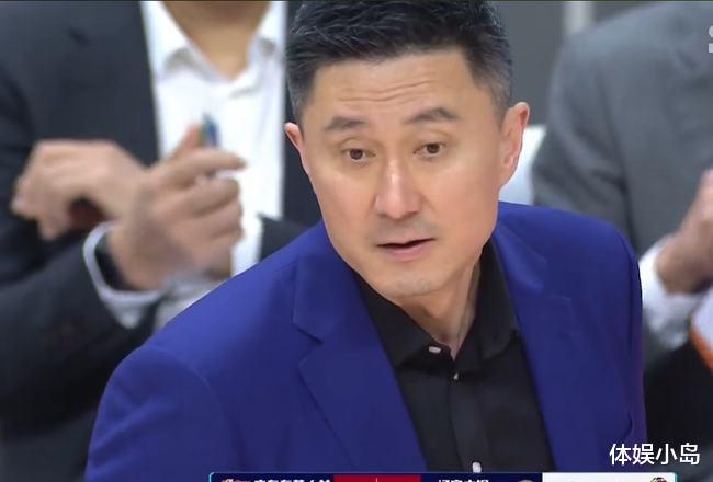 广东男篮|易建联6中0被隔扣，徐杰、胡明轩双控齐飞，郭艾伦22+7轻松取胜