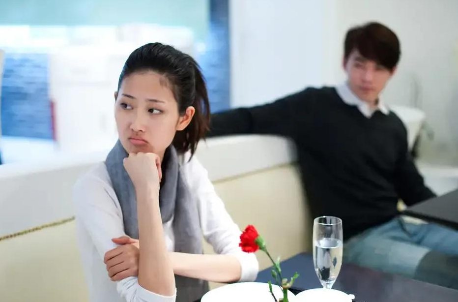 鹏鹏走江湖 儿媳,你的陪嫁房小了,住不下我们13口人,儿媳:又不给你们住