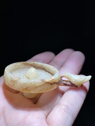 翡翠|汉 和田玉籽料 白玉受沁 鸟纹 玉灯 灯盏