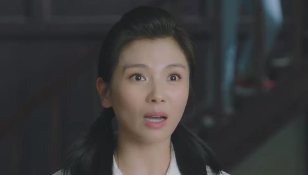 周迅|大龄扮嫩的6个成功例子，刘晓庆39岁演少女，周迅36岁仍天真懵懂