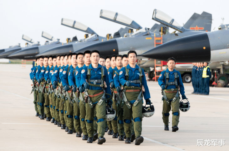 到中國前途光明，永不回國？400名優秀飛行員集體離開，當局震怒-圖2