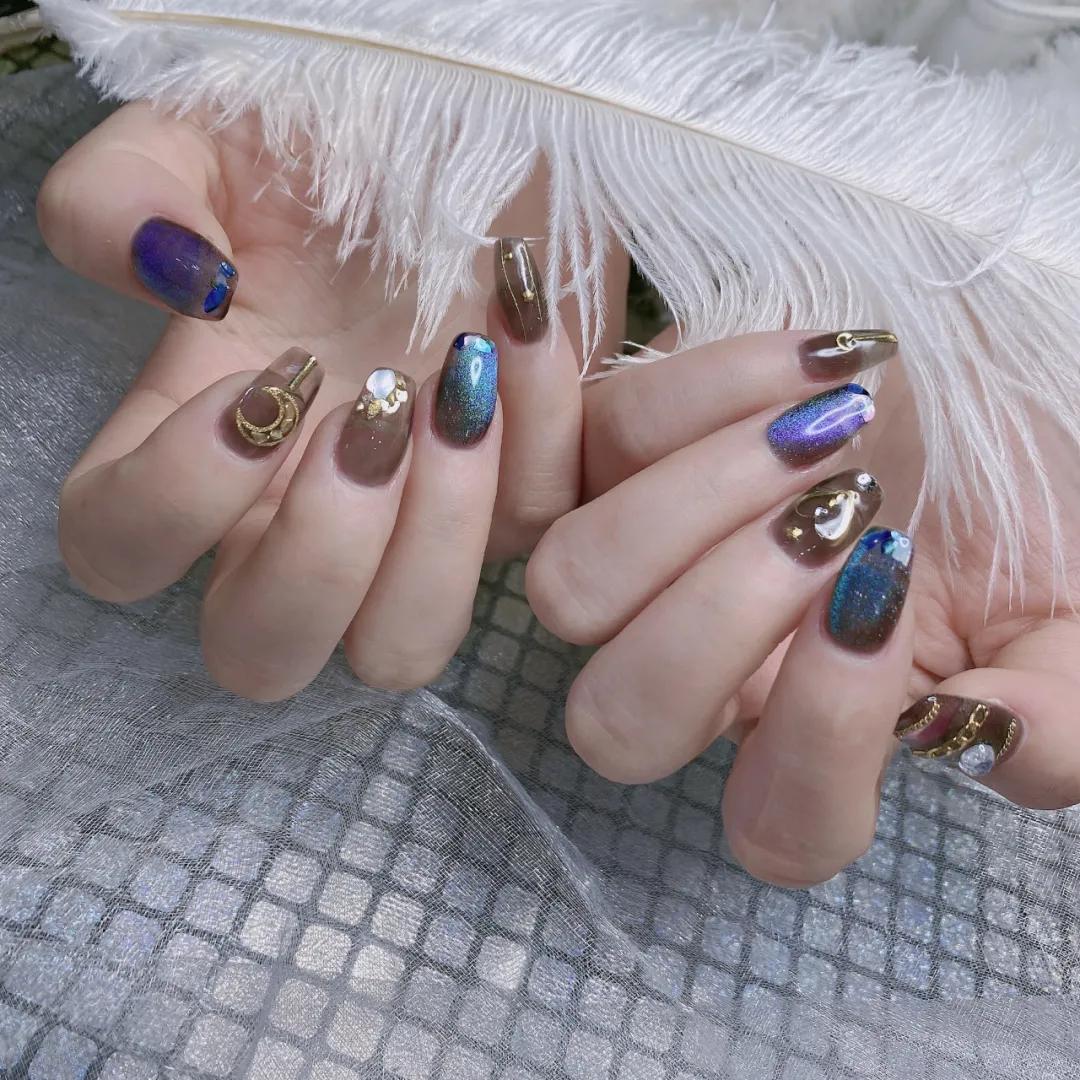 美甲|过年最适合做这些BlingBling美甲！